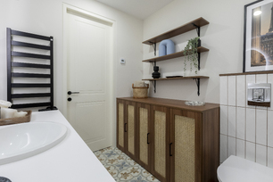 Išraiškingų spalvų butas Vilniaus senamiestyje